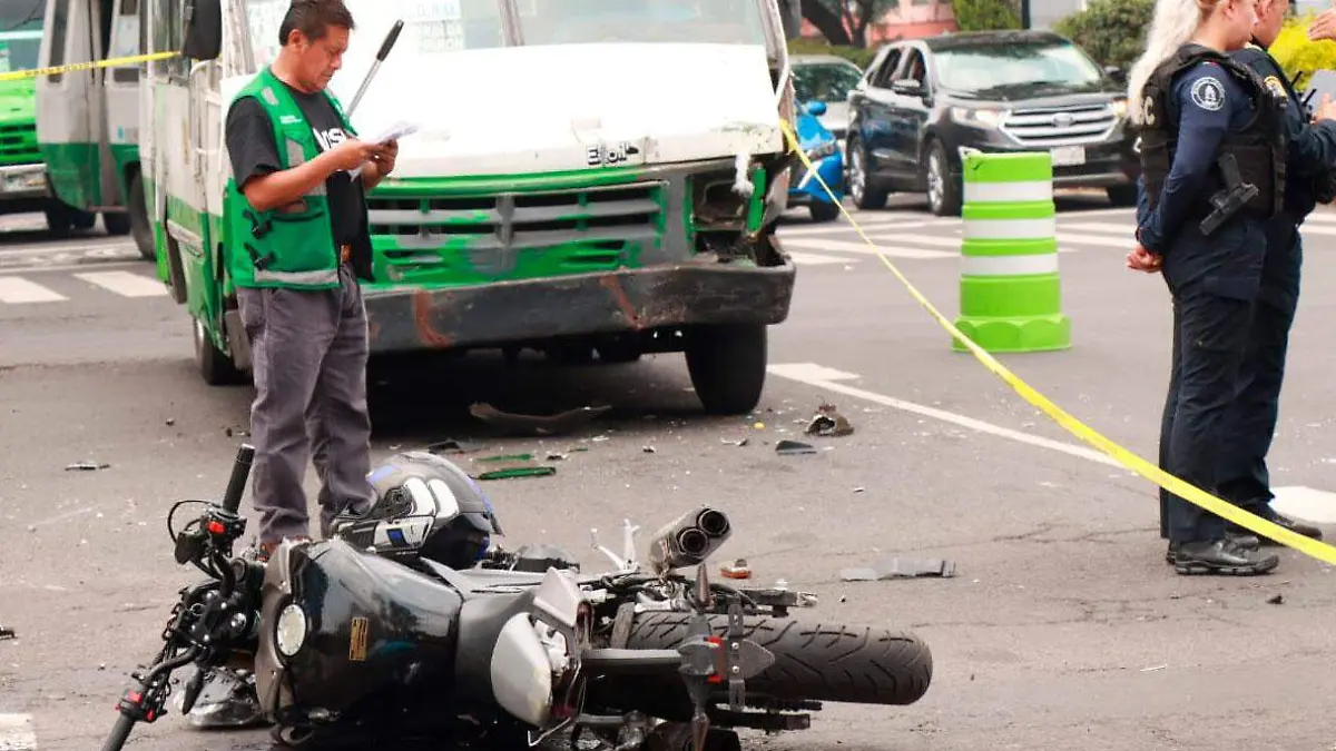 Moto muerto en Calzada de Guadalupe (4)